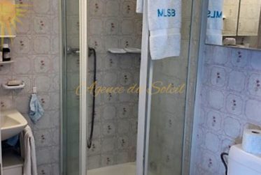 Charmant appartement de 2.5 pièces à quelques minutes à pied du centre de Montana et avec vue panoramique sur les Alpes !