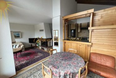 A proximité du lac de la Moubra, superbe appartement en attique !