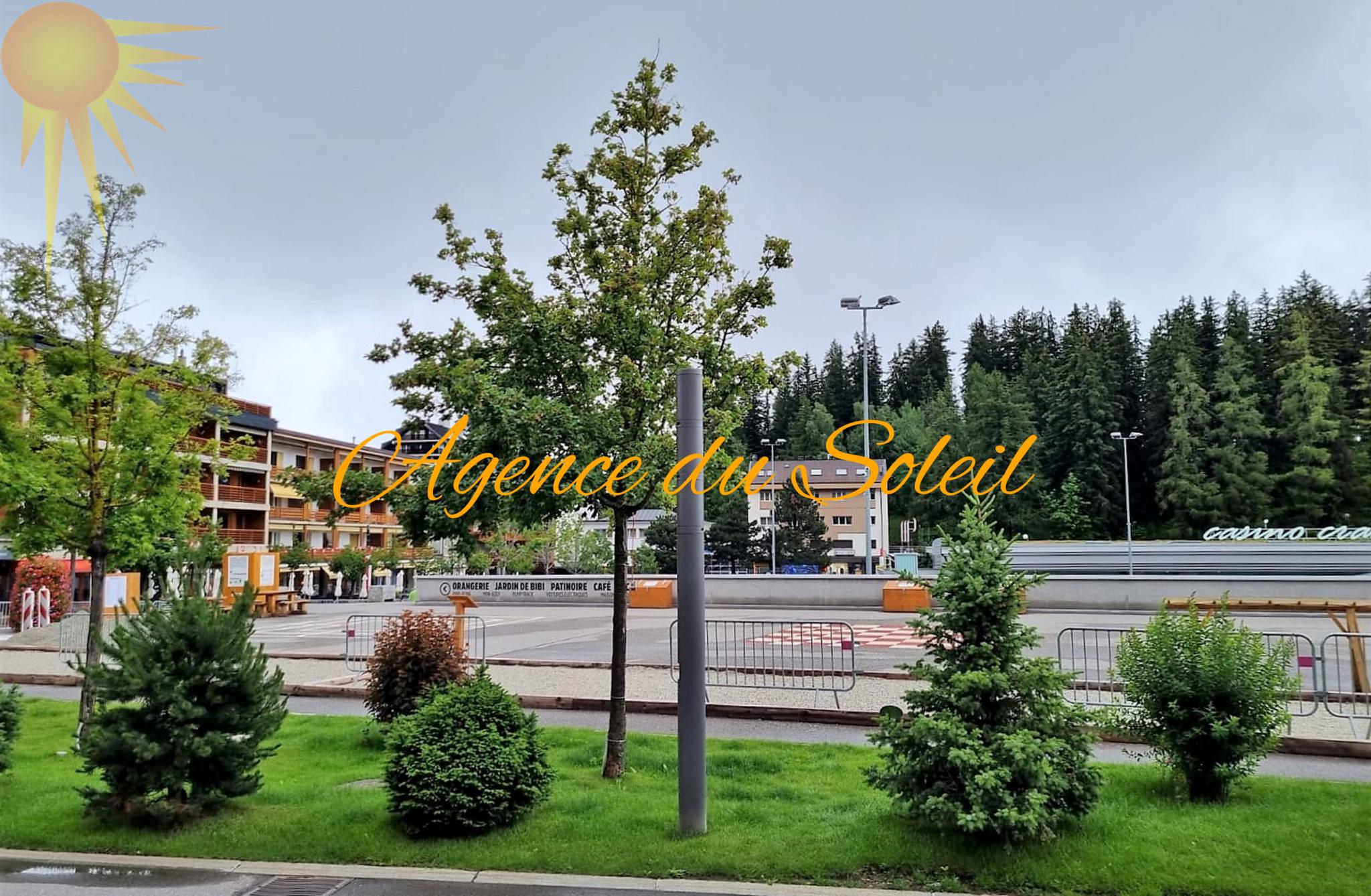 À louer à l'année, cet adorable appartement de 2.5 pièces rénové au coeur de Montana pour une vie sans voiture !