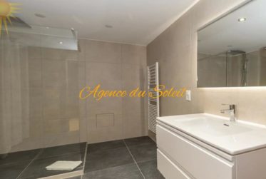 Emplacement de premier ordre ! Magnifique appartement rénové en 2020 dans le plus prisé quartier de Crans !