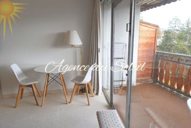 À louer à l'année uniquement, ce superbe studio de standing avec un balcon sud dans une résidence hôtelière !