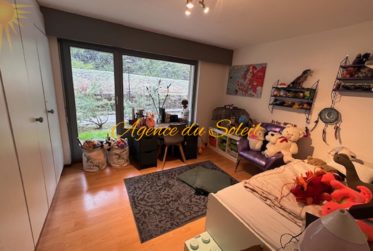 Dans le quartier très prisé de Tsarbouye, splendide appartement de 4.5 pièces avec vaste terrasse et jardin!