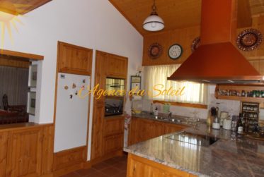 Très beau Chalet de 7.5 pièces sur un grand terrain arborisé !
