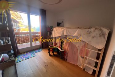 Coup de cœur pour ce superbe appartement de 4.5 pièces orienté sud-est au centre de Crans-Montana !