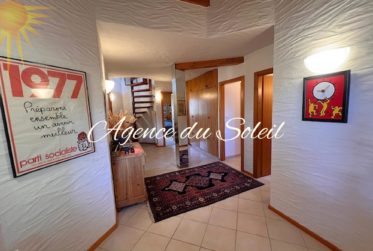 Idéal pour une famille, ce magnifique et spacieux chalet à 5 mn en voiture du centre de la station !
