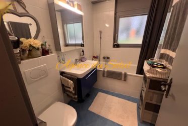 Dans le quartier très prisé de Tsarbouye, splendide appartement de 4.5 pièces avec vaste terrasse et jardin!