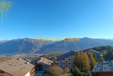 Coup de cœur pour ce superbe appartement de 4.5 pièces orienté sud-est au centre de Crans-Montana !