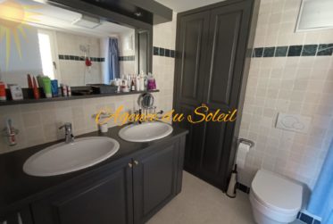 Coup de cœur pour ce superbe appartement de 4.5 pièces orienté sud-est au centre de Crans-Montana !
