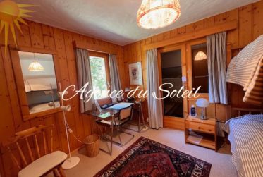 Idéal pour une famille, ce magnifique et spacieux chalet à 5 mn en voiture du centre de la station !