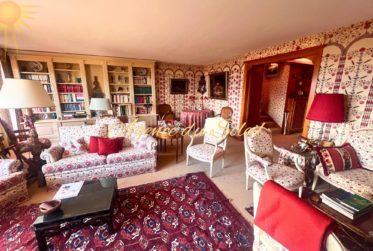 Deux superbes appartements adjacents en attique privatif au cœur de Crans-Montana ! 2 places de parc intérieures INCLUSES dans le prix!