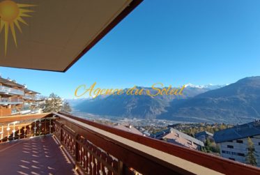 Coup de cœur pour ce superbe appartement de 4.5 pièces orienté sud-est au centre de Crans-Montana !