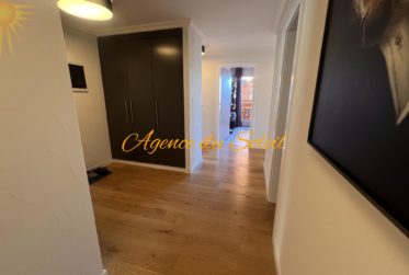Coup de cœur pour ce superbe appartement de 4.5 pièces orienté sud-est au centre de Crans-Montana !