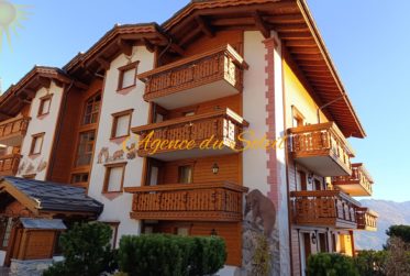 Coup de cœur pour ce superbe appartement de 4.5 pièces orienté sud-est au centre de Crans-Montana !
