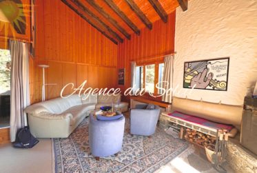 Idéal pour une famille, ce magnifique et spacieux chalet à 5 mn en voiture du centre de la station !
