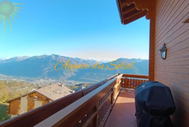 Coup de cœur pour ce superbe appartement de 4.5 pièces orienté sud-est au centre de Crans-Montana !