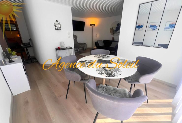À louer UNIQUEMENT à l’année ce magnifique 3.5 pièces complètement rénové à Crans !