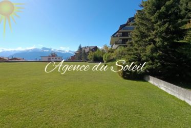 En exclusivité ! A voir absolument ! Hyper centre de Montana ! Magnifique et spacieux appartement de 4.5 pièces !