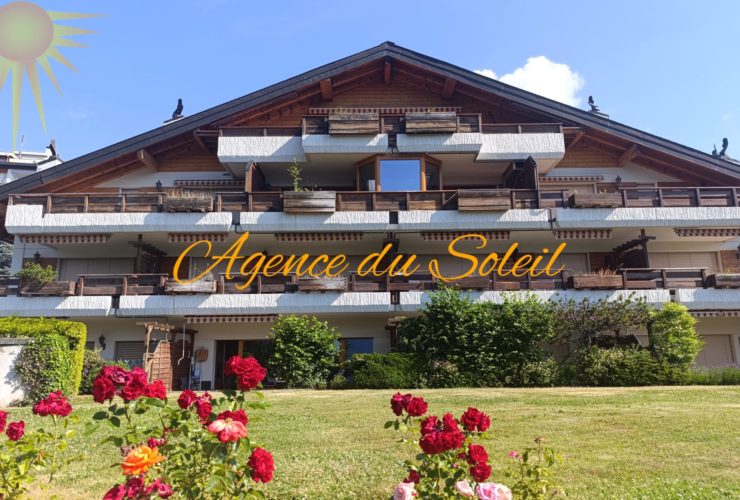 En exclusivité ! Adorable 2.5 pièces, rénové en 2024, avec sa vaste terrasse sud, à 6 minutes à pied du centre de Montana !