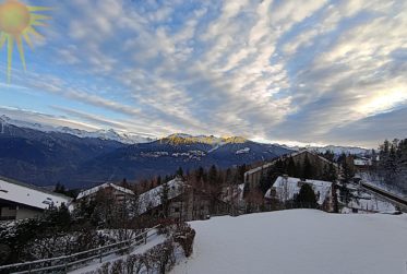 Charmant appartement sud très lumineux de 2 pièces, à 5 minutes à pied du centre de Montana !