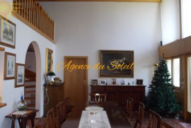 Très beau Chalet de 7.5 pièces sur un grand terrain arborisé !