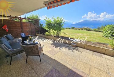 En exclusivité ! Adorable 2.5 pièces, rénové en 2024, avec sa vaste terrasse sud, à 6 minutes à pied du centre de Montana !