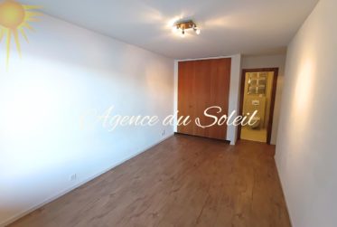 En exclusivité ! A voir absolument ! Hyper centre de Montana ! Magnifique et spacieux appartement de 4.5 pièces !