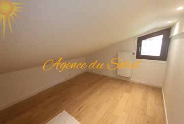 Magnifique appartement de 4.5 pièces en attique, totalement rénové en 2023 !