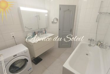 En exclusivité ! Adorable 2.5 pièces, rénové en 2024, avec sa vaste terrasse sud, à 6 minutes à pied du centre de Montana !