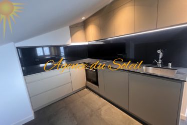 Magnifique appartement de 4.5 pièces en attique, totalement rénové en 2023 !