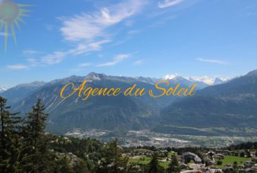 À louer UNIQUEMENT à l’année ce splendide 3.5 pièces rénové, sud, à proximité du funiculaire !
