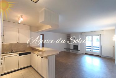 En exclusivité ! A voir absolument ! Hyper centre de Montana ! Magnifique et spacieux appartement de 4.5 pièces !