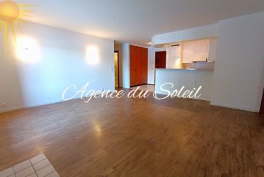 En exclusivité ! A voir absolument ! Hyper centre de Montana ! Magnifique et spacieux appartement de 4.5 pièces !