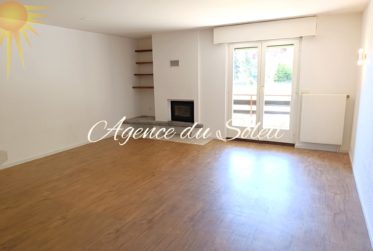 En exclusivité ! A voir absolument ! Hyper centre de Montana ! Magnifique et spacieux appartement de 4.5 pièces !