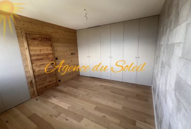 Magnifique appartement de 4.5 pièces en attique, totalement rénové en 2023 !