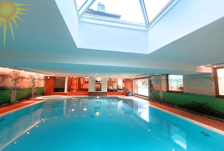 Somptueux lot de 4.5 pièces + 3.5 pièces + chambre de service, jardin, piscine privée au cœur de Crans !