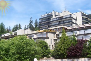 Emplacement de premier ordre pour cet adorable studio rénové avec sa terrasse/jardin sud !