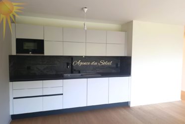 Splendide 3,5 pièces dans une résidence récente, avec une vue sur le lac d’Ycoor et les Alpes !