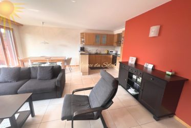 Coup de cœur assuré pour cet appartement idéalement situé au centre de la station, offrant une vue imprenable et un accès direct au lac de Grenon !