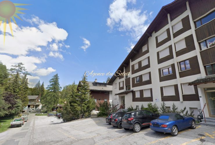 Adorable appartement de 2.5 pièces à proximité du Régent College et du Golf Ballesteros !