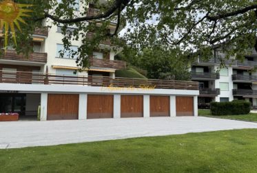 Spacieux appartement de 2,5 pièces situé à l’entrée est de la station avec une vue panoramique !