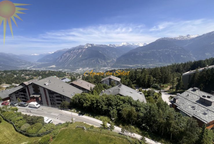 Magnifique appartement de 4.5 pièces en attique, totalement rénové en 2023 !