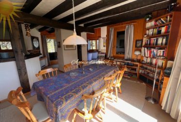 Idéal pour une famille, ce magnifique et spacieux chalet à 5 mn en voiture du centre de la station !