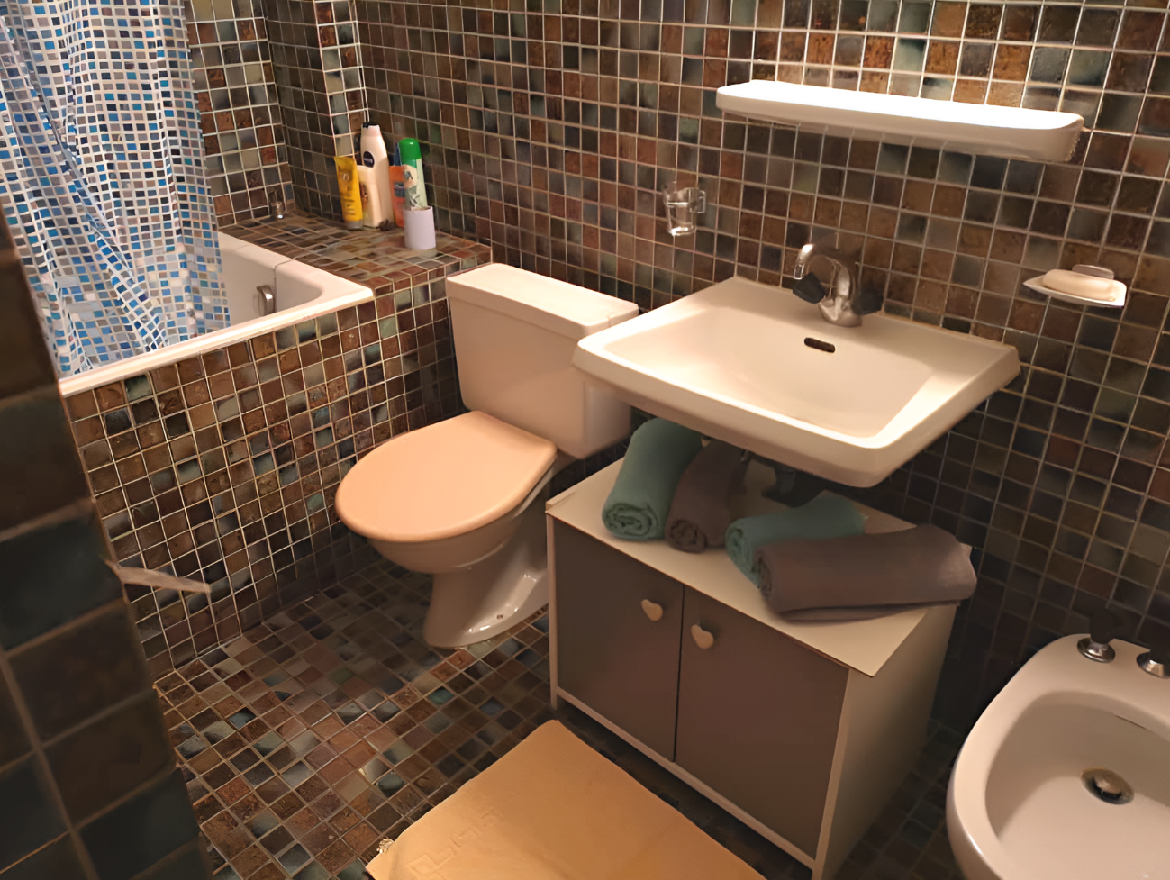 À louer uniquement pour la saison d'hiver ce grand studio sud à proximité du centre de Crans !