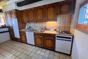 Idéal pour une famille, ce magnifique et spacieux chalet à 5 mn en voiture du centre de la station !