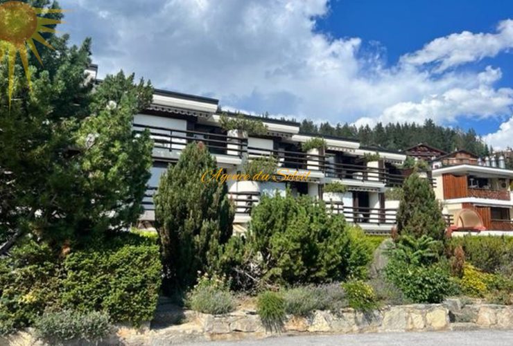 En exclusivité ! Adorable pied-à-terre à Crans, appartement de 3.5 pièces entiérement rénové !