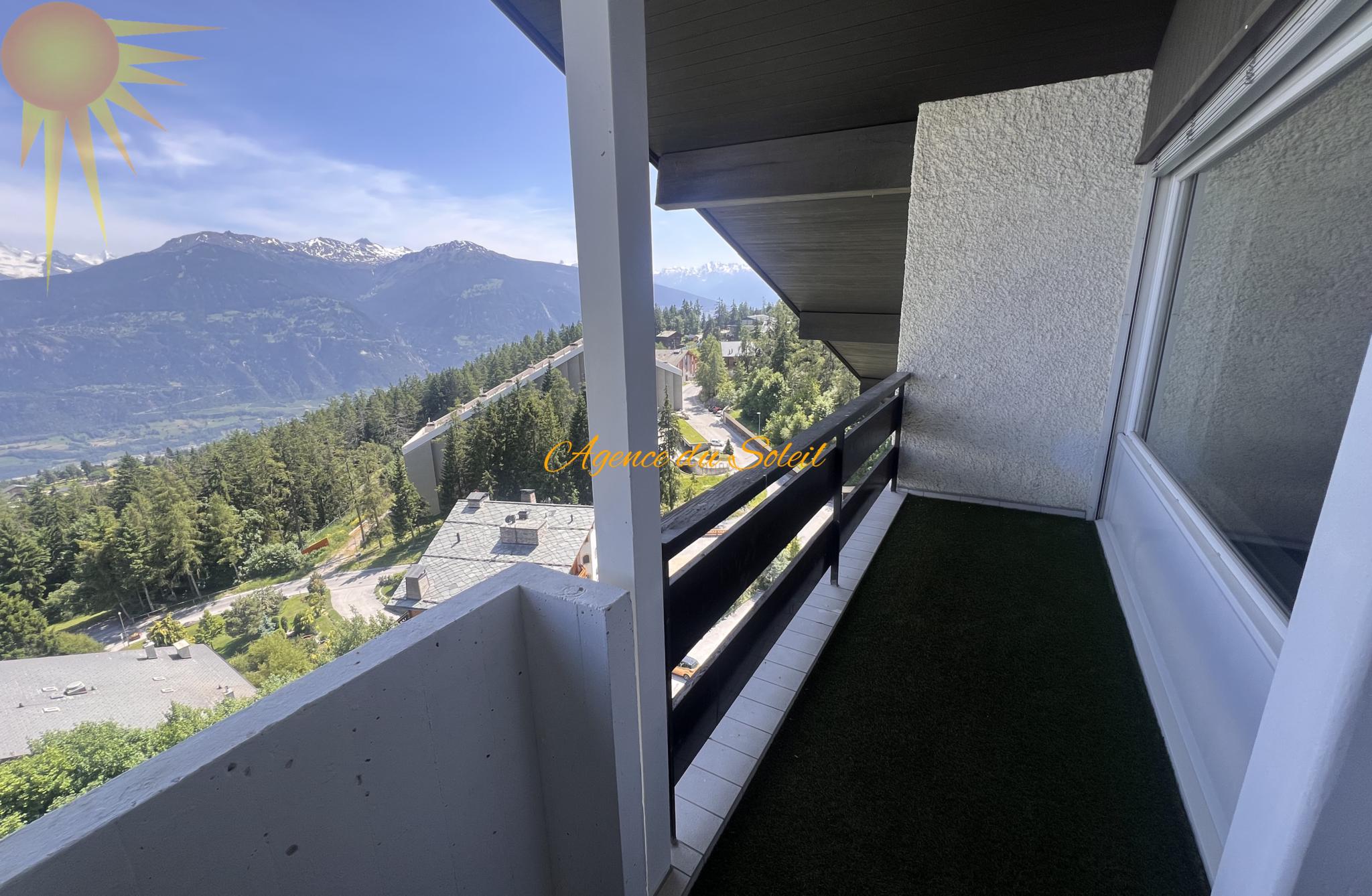 Magnifique appartement de 4.5 pièces en attique, totalement rénové en 2023 !
