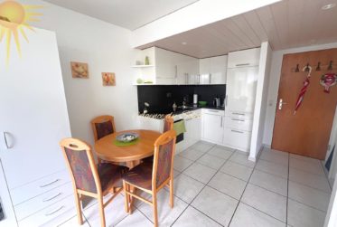 Emplacement de premier ordre pour cet adorable studio rénové avec sa terrasse/jardin sud !