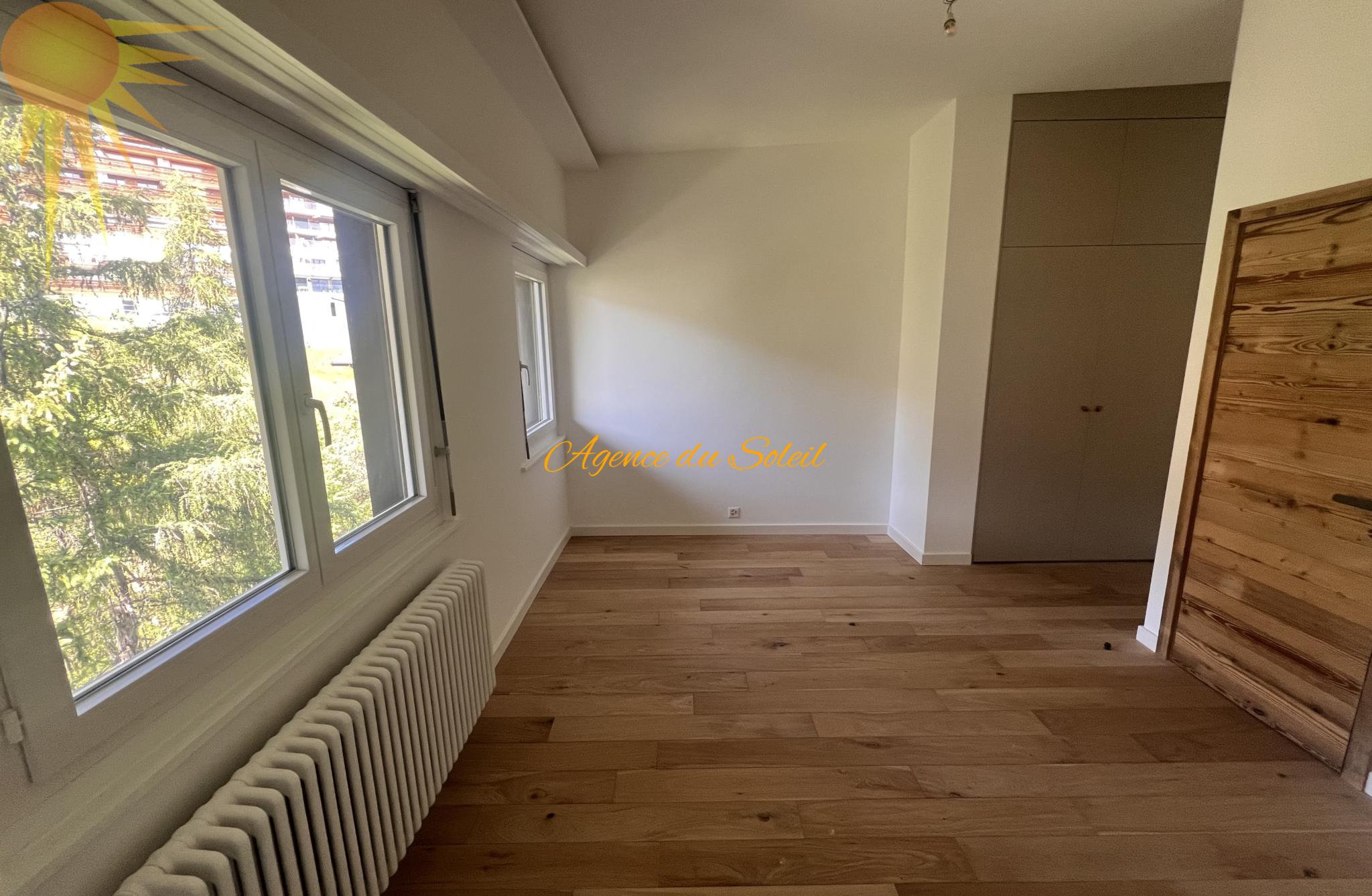 Magnifique appartement de 4.5 pièces en attique, totalement rénové en 2023 !