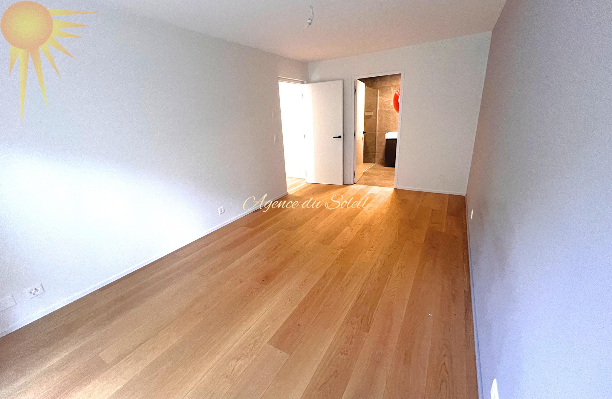 À louer à l’année, ce superbe 3.5 pièces moderne au cœur de Montana !