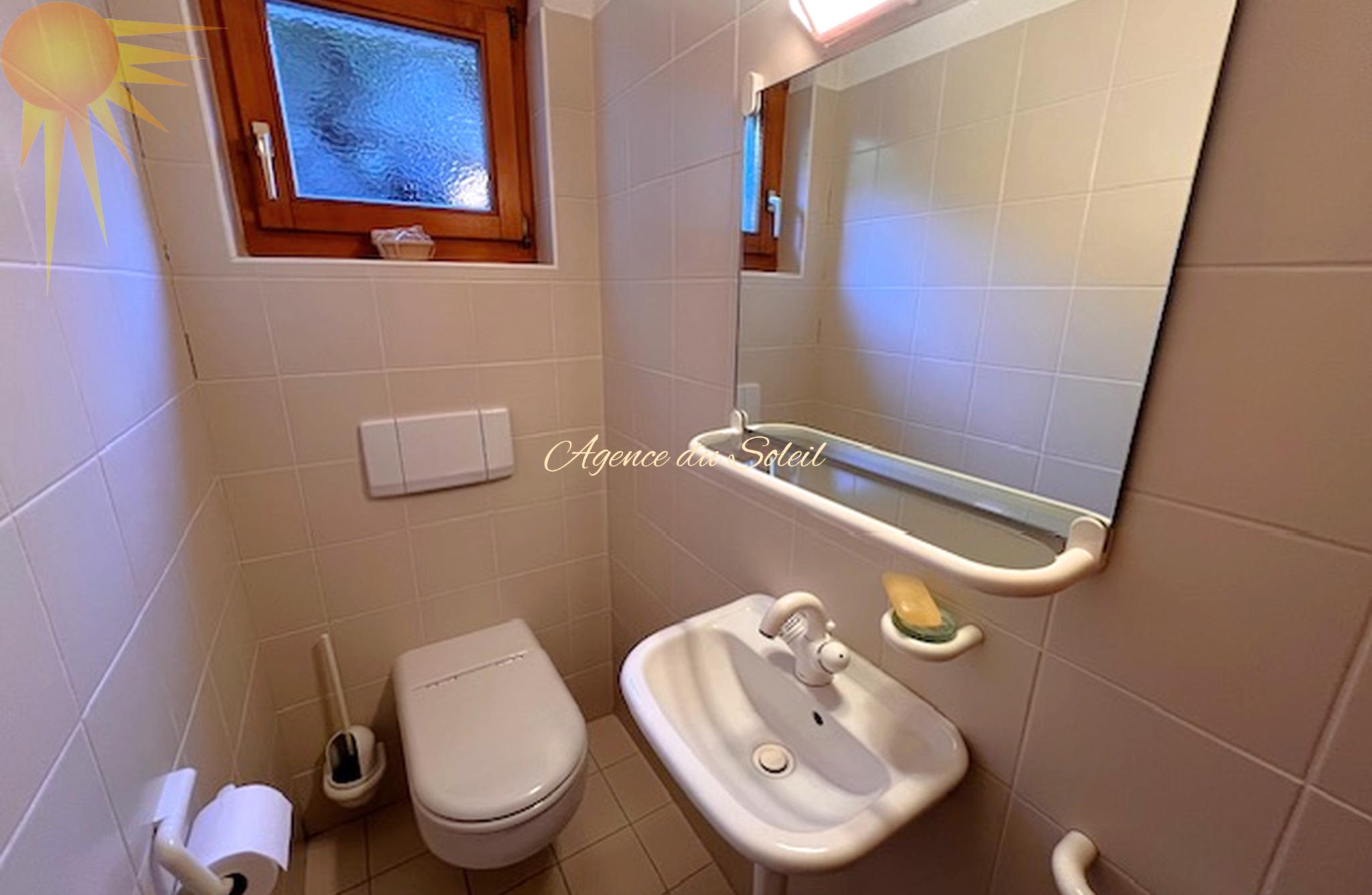 Idéal pour une famille, ce magnifique et spacieux chalet à 5 mn en voiture du centre de la station !